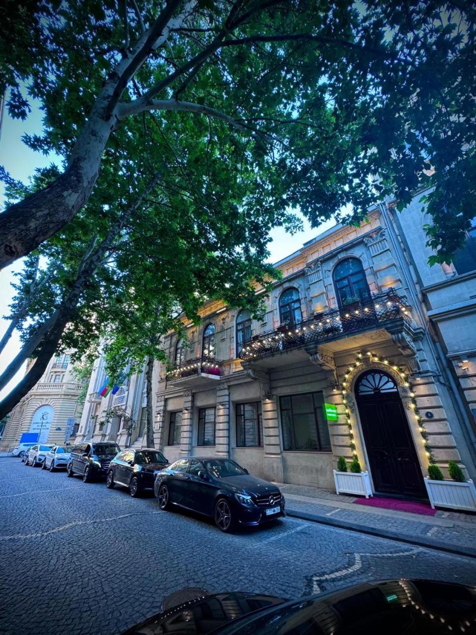Garden Inn Nizami Hotel Баку Экстерьер фото