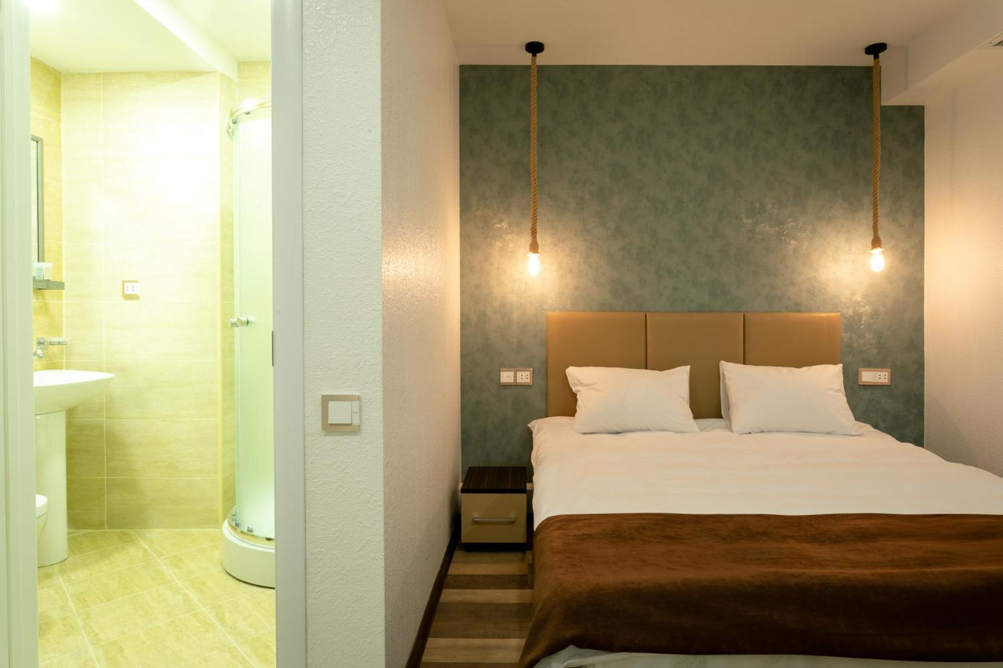 Garden Inn Nizami Hotel Баку Экстерьер фото